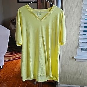 Fresh clean Ts Mens XL Vneck Tshirt